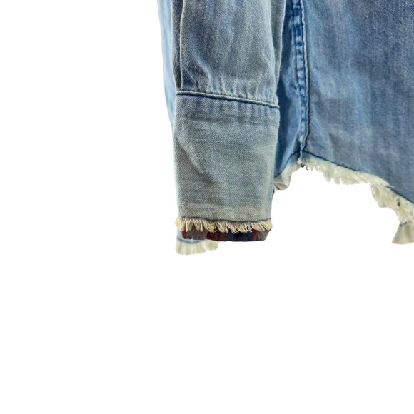 Free People Distressed Denim Shirt Boho Western Tomboy Snap Button Frayed Hem - Picture 11 of 13